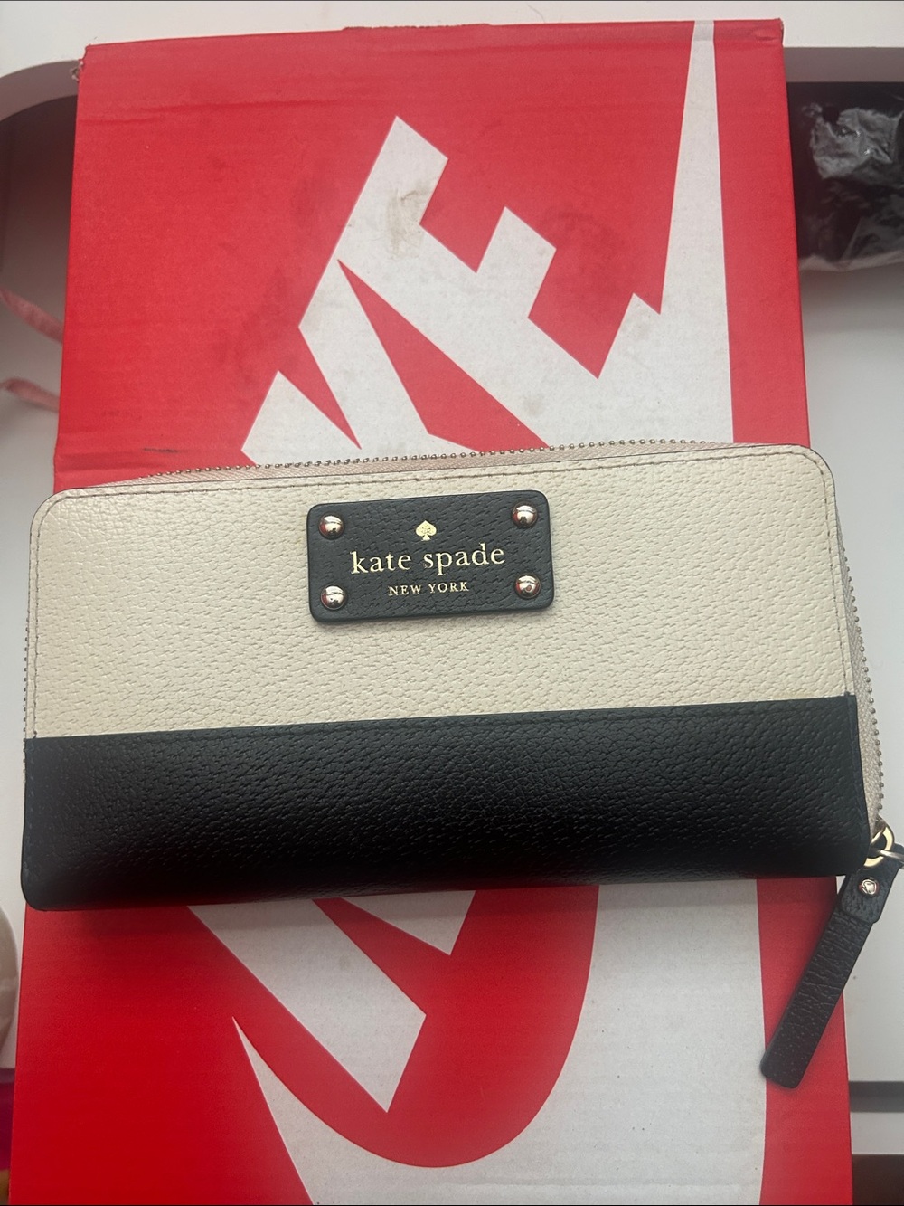 kate spade Two-Tone Black & Cream Zip Around Wallet